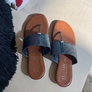 Italian Shoemakers Woven‎ Black and Tan Sandals